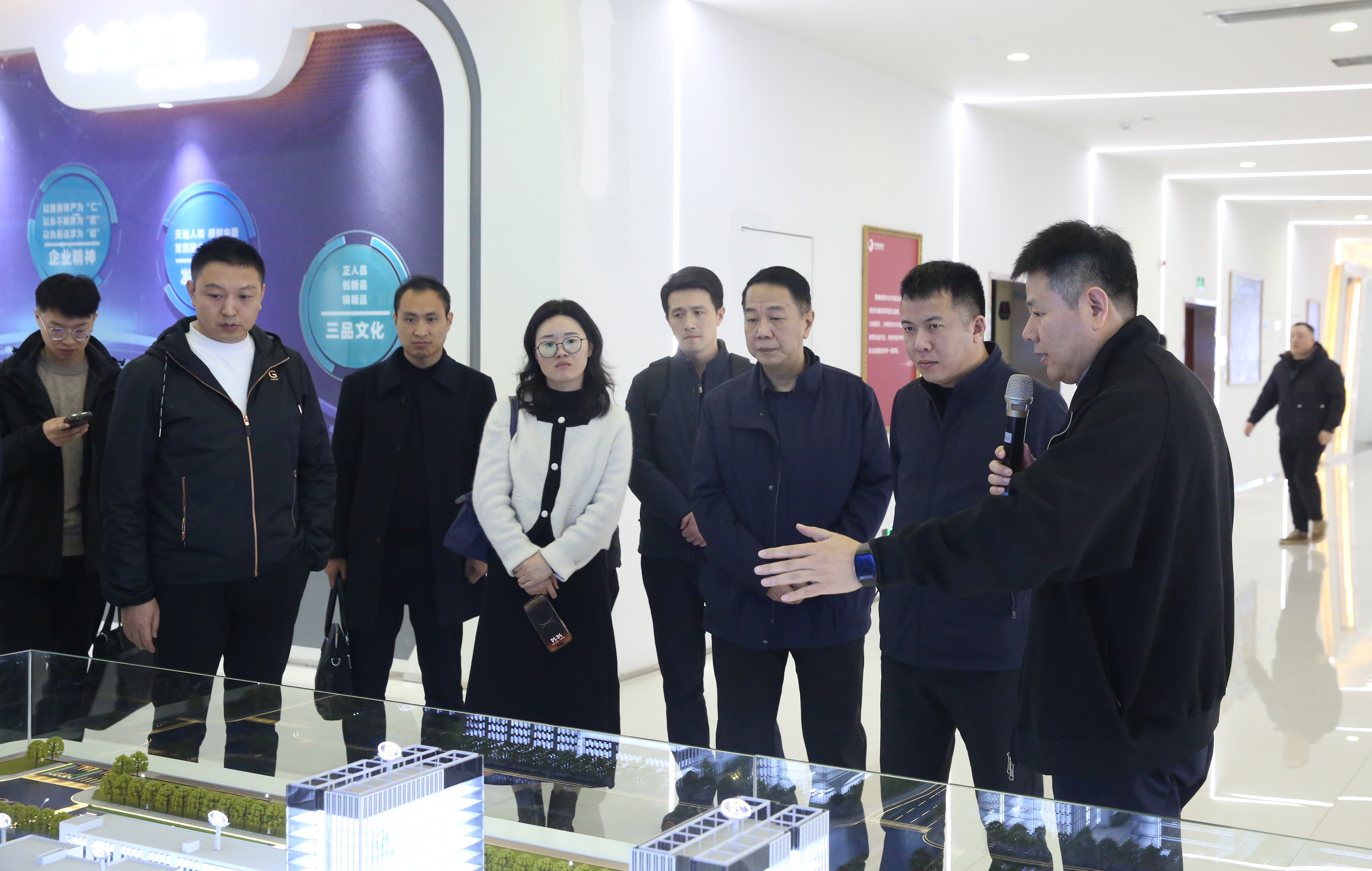 浙江省湖州市南潯區(qū)副區(qū)長(zhǎng)丁一平來(lái)公司調(diào)研